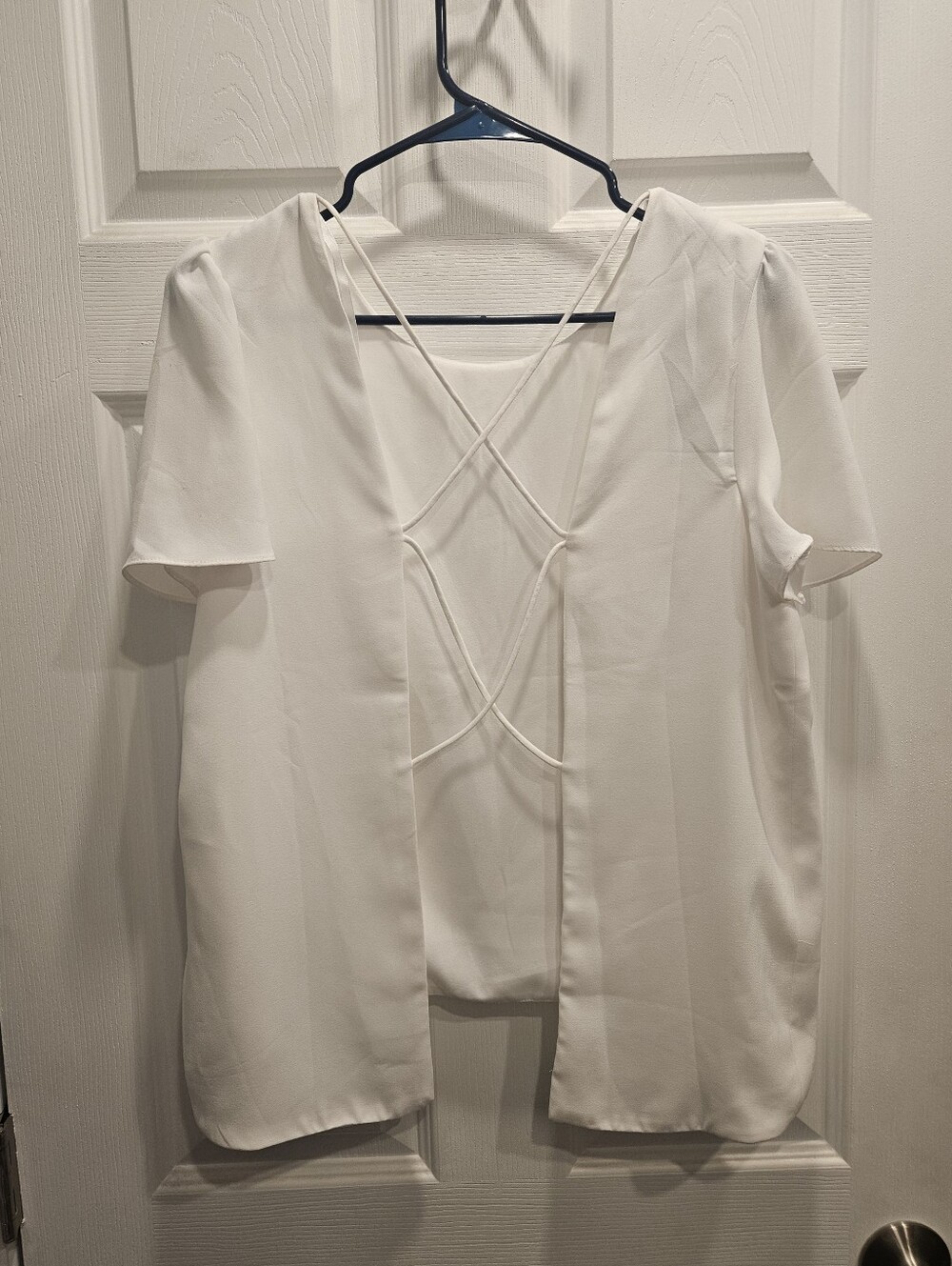 bebe Boxy Open Back CrissCross Top White Ivory Date Night Party Flutter Sleeve M